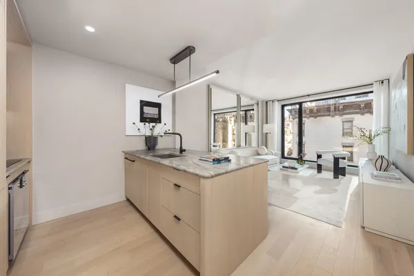 $1,275,000 | 400 West 38th Street, Unit 3EN | Hudson Yards