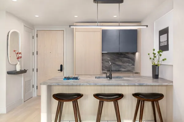 $1,275,000 | 400 West 38th Street, Unit 3EN | Hudson Yards