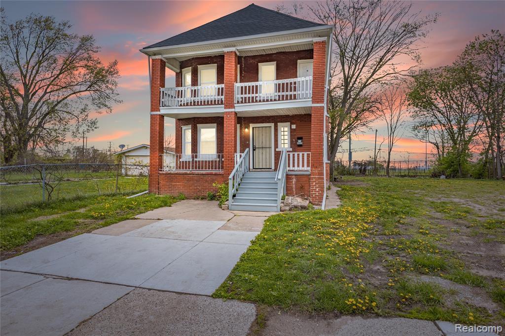 3010 Montclair Street Detroit, MI 48214 - Photo 1 of 61