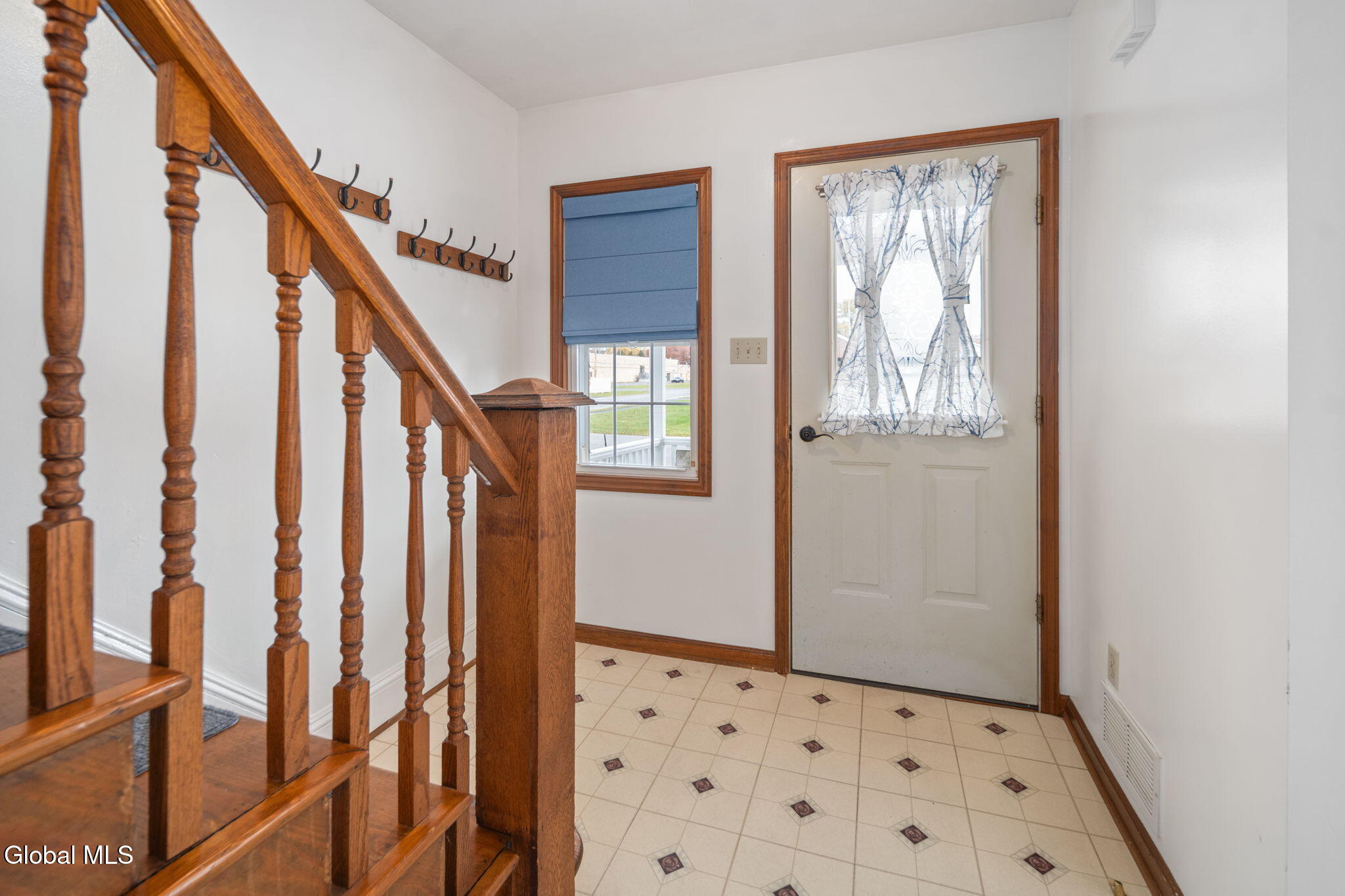 1356 Regal Avenue Schenectady, NY 12308 - Photo 5 of 56 5-1356RegalAve_06