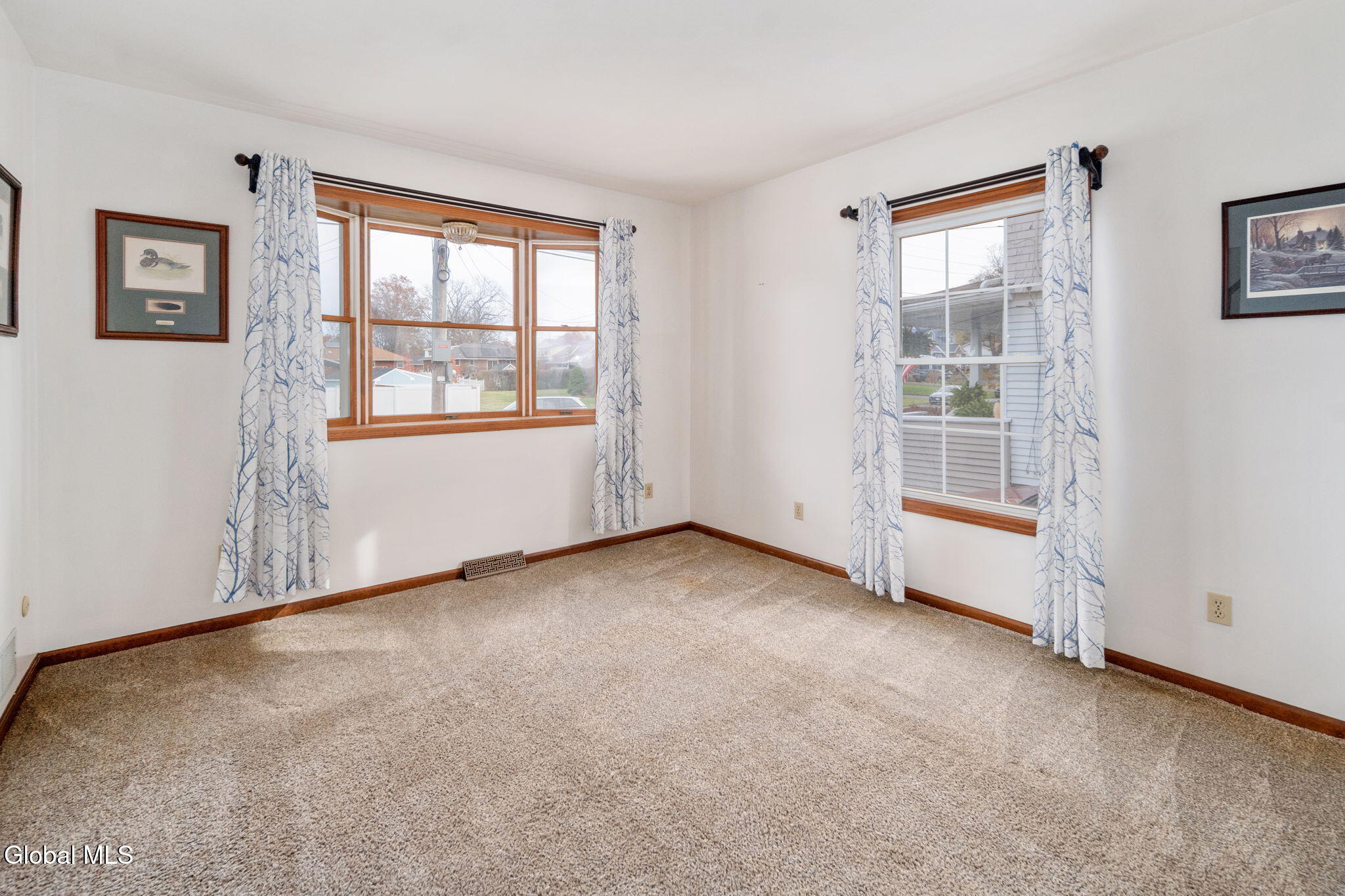 1356 Regal Avenue Schenectady, NY 12308 - Photo 8 of 56 8-1356RegalAve_09