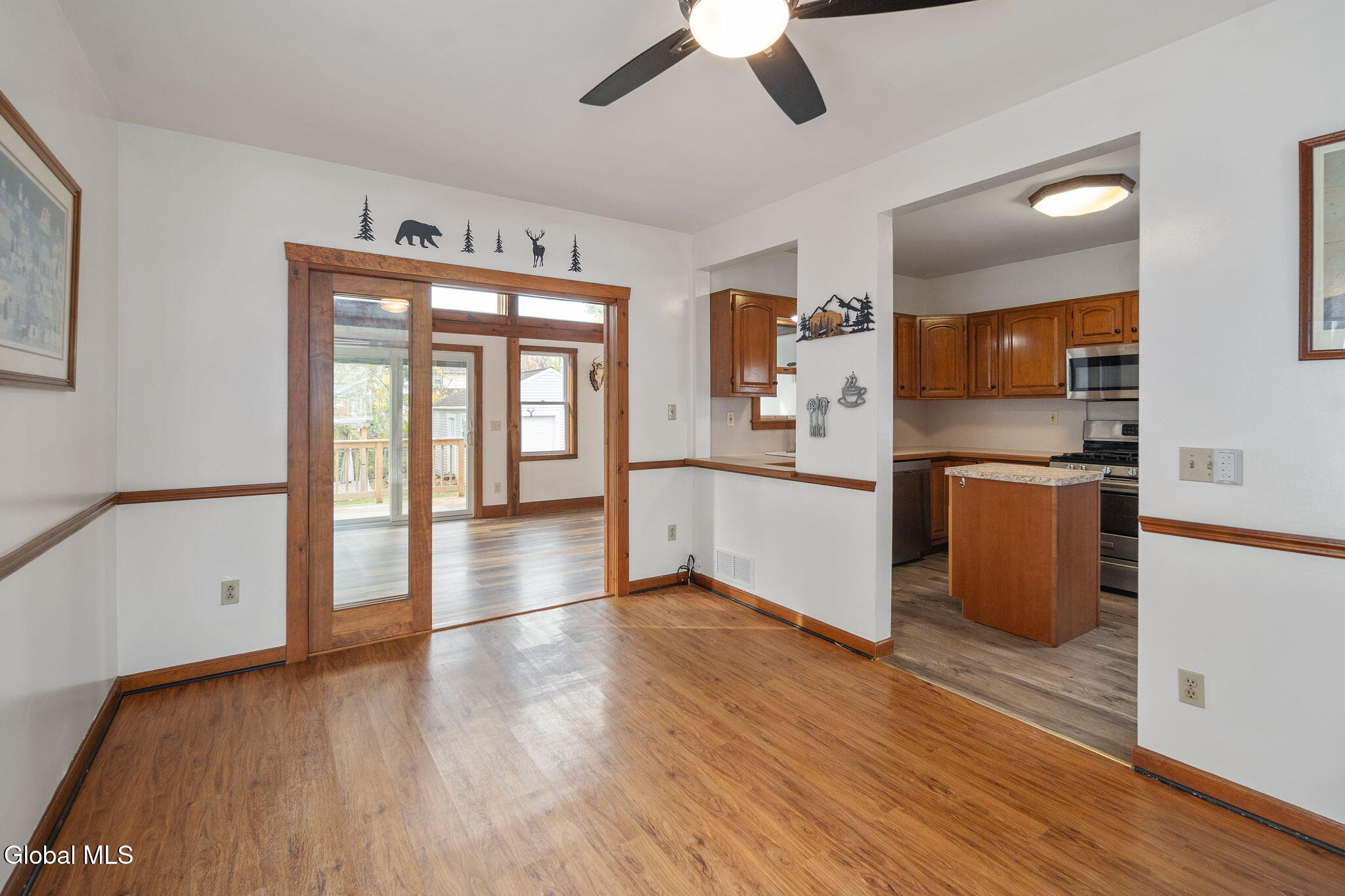 1356 Regal Avenue Schenectady, NY 12308 - Photo 10 of 56 11-1356RegalAve_12