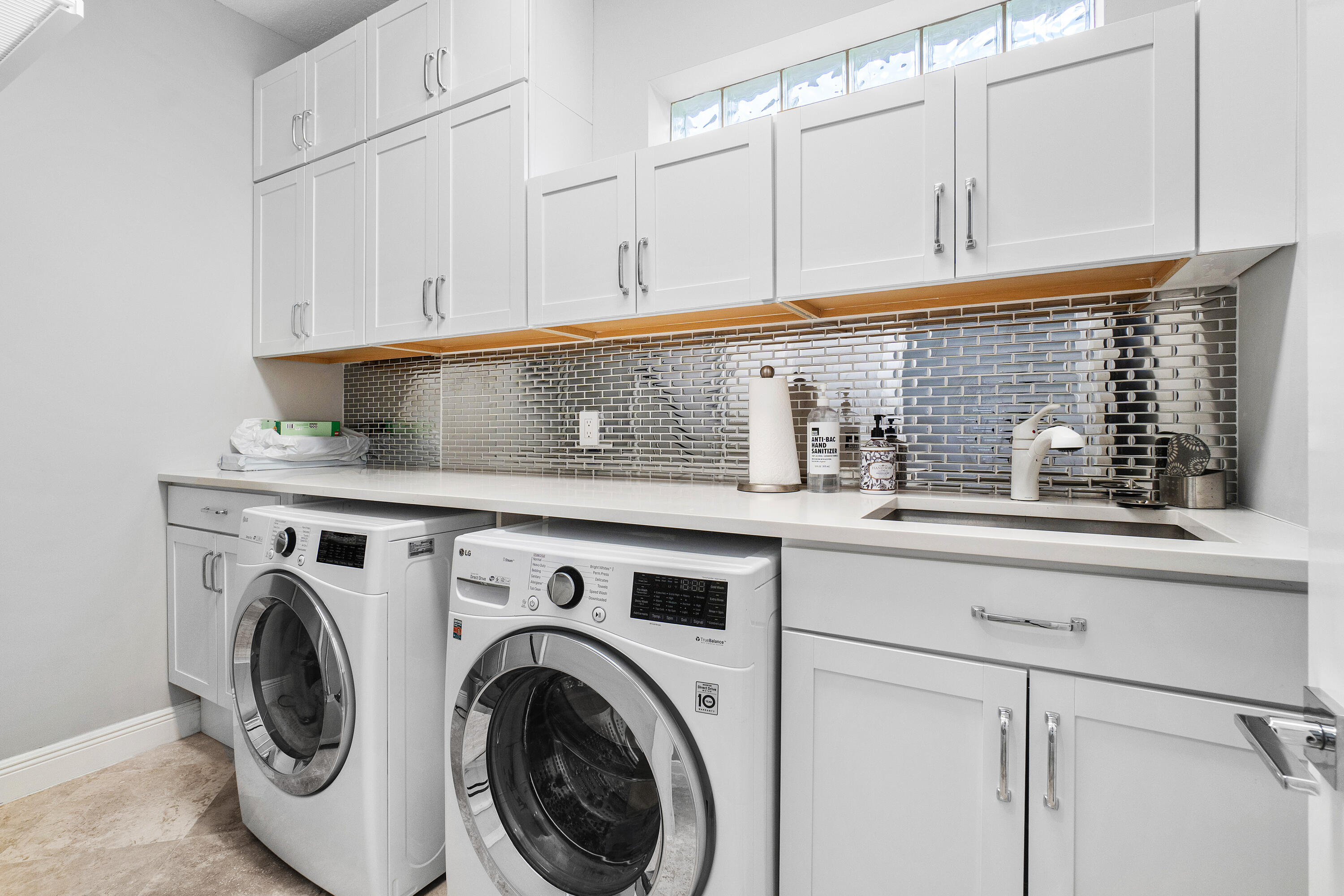 8060 Valhalla Drive Delray Beach, FL 33446 - Photo 20 of 81 Laundry