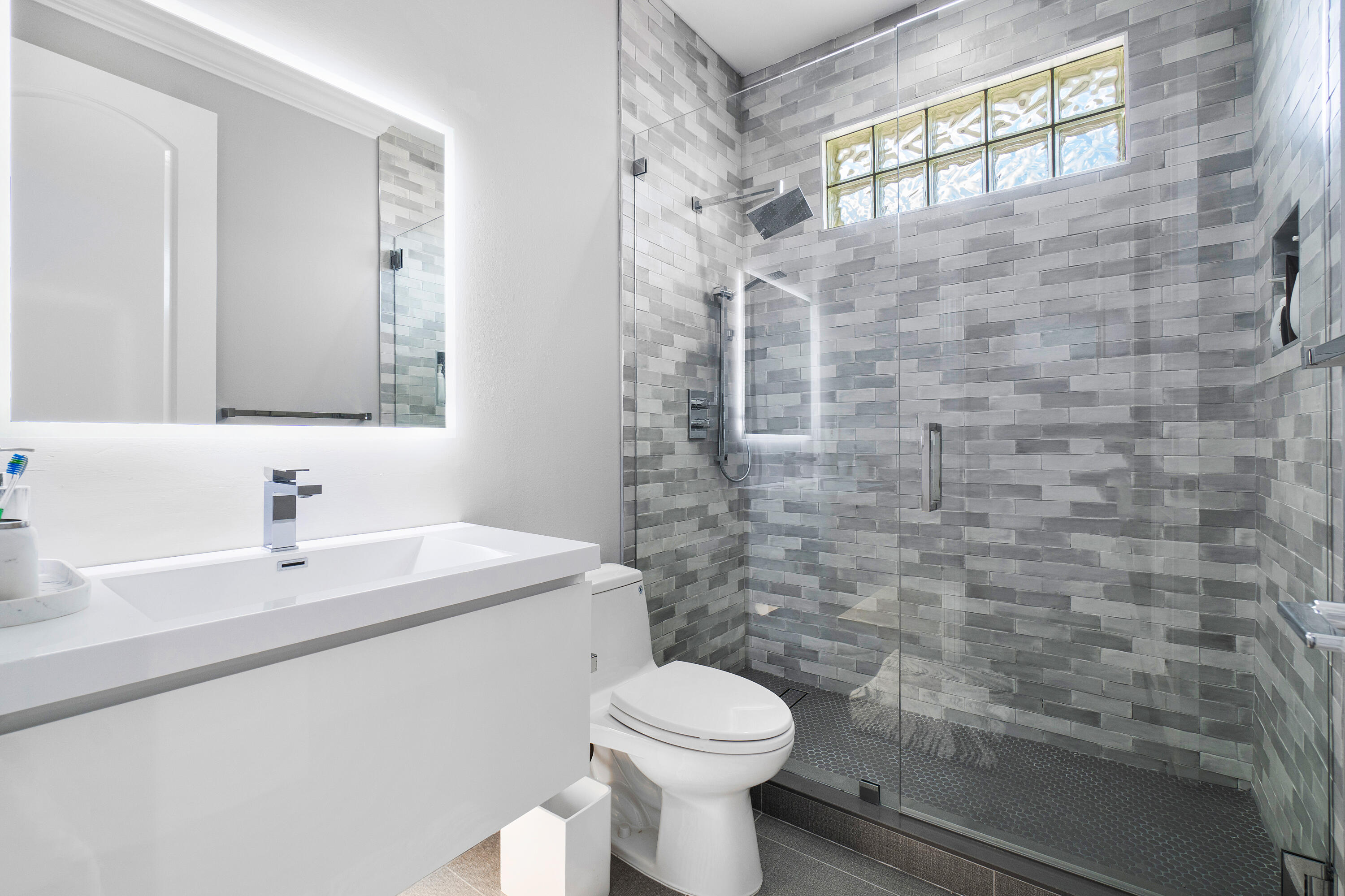 8060 Valhalla Drive Delray Beach, FL 33446 - Photo 30 of 81 Guest Bath