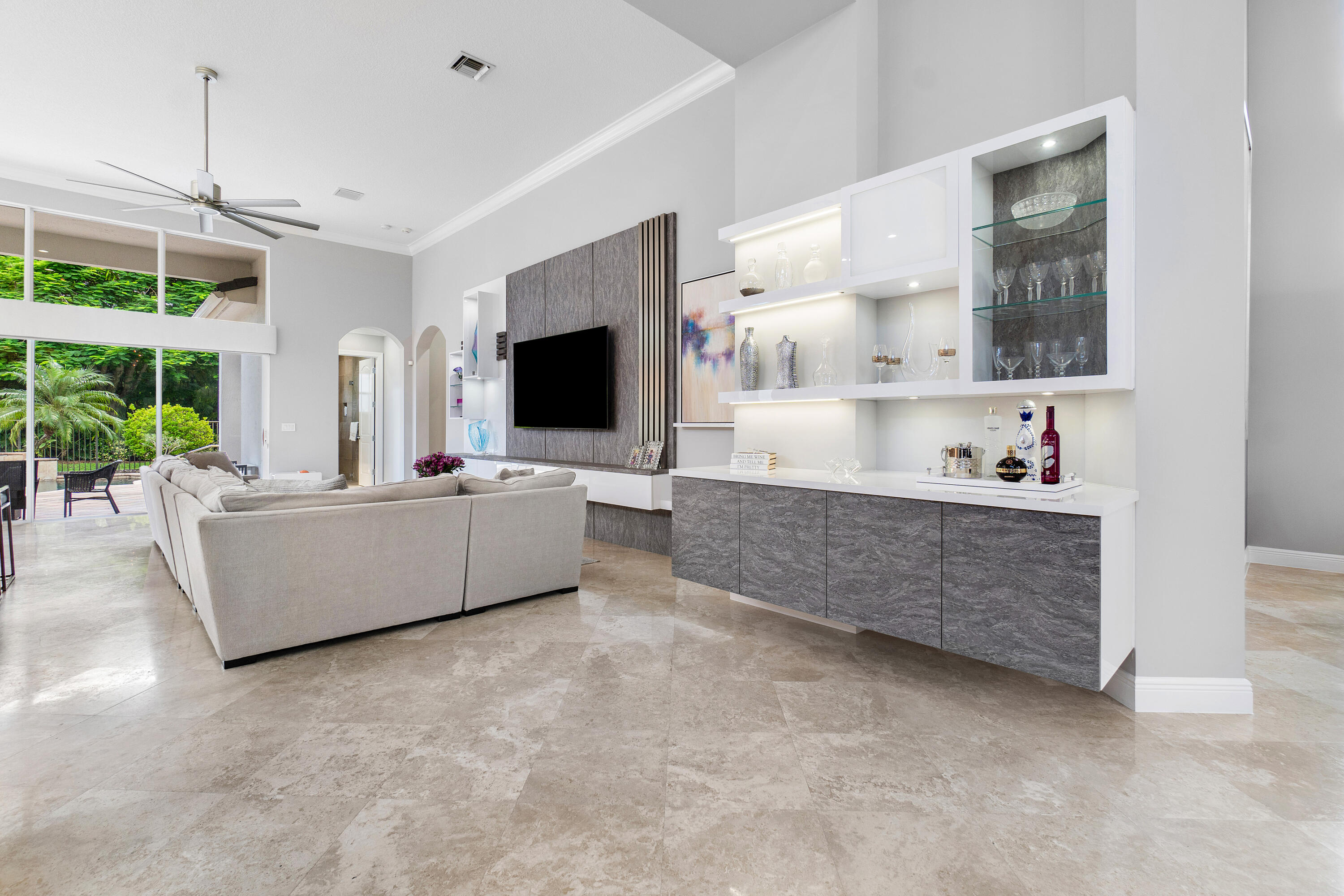 8060 Valhalla Drive Delray Beach, FL 33446 - Photo 10 of 81 Bar/Family room