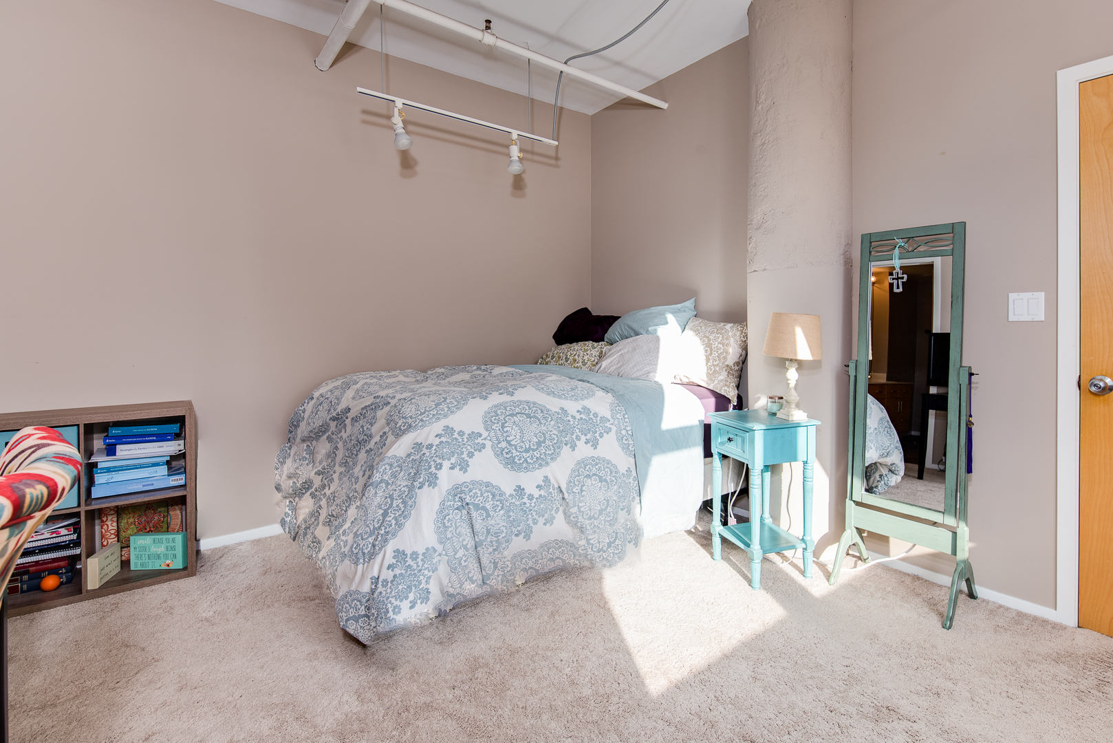 420 South Clinton Street, Unit 306A Chicago, IL 60607 - Photo 14 of 18 a bedroom with a bed and a cabinets