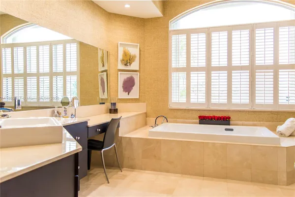 $15,000 | 3705 Northeast 214th Street, Unit 13, Aventura, FL 33180