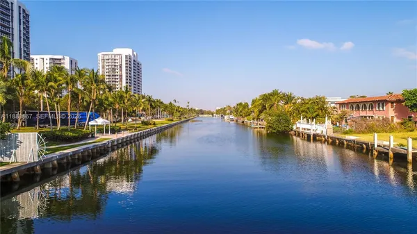 $15,000 | 3705 Northeast 214th Street, Unit 13, Aventura, FL 33180