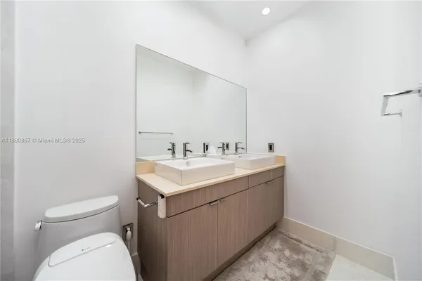 $15,000 | 3705 Northeast 214th Street, Unit 13, Aventura, FL 33180