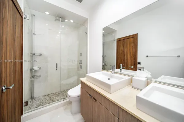 $15,000 | 3705 Northeast 214th Street, Unit 13, Aventura, FL 33180