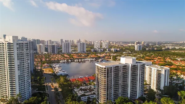 $15,000 | 3705 Northeast 214th Street, Unit 13, Aventura, FL 33180