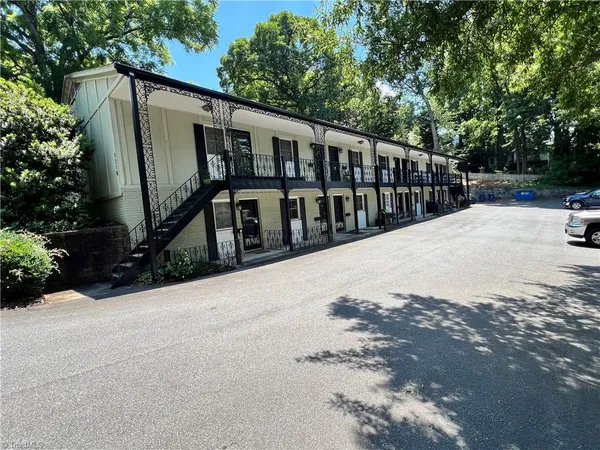 $825 | 1310 Brookstown Avenue Southwest, Unit 5, Winston-Salem, NC 27101