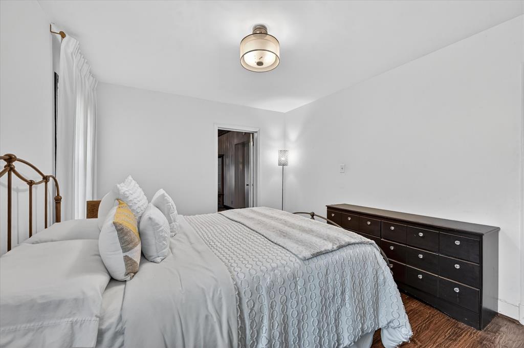 304 Appian Way Dallas, TX 75216 - Photo 12 of 21