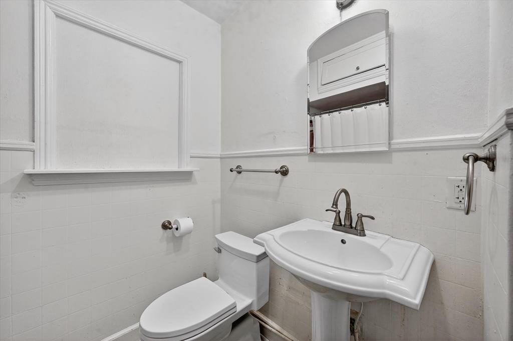 304 Appian Way Dallas, TX 75216 - Photo 13 of 21