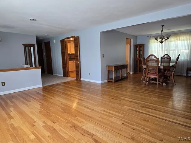 $299,900 | 4777 Glencrest Avenue, Clay, NY 13088