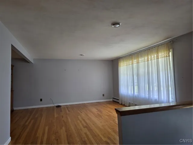 $299,900 | 4777 Glencrest Avenue, Clay, NY 13088