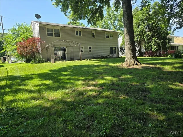 $299,900 | 4777 Glencrest Avenue, Clay, NY 13088