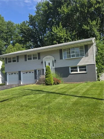 $299,900 | 4777 Glencrest Avenue, Clay, NY 13088