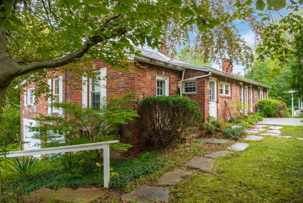 660 Sandy Hill Road Valencia, PA 16059 - Photo 1 of 25 Gallery Image 1