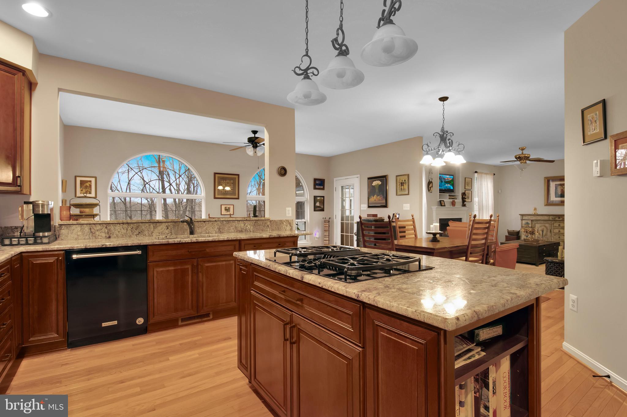 5534 Nutwell Sudley Road Deale, MD 20751 - Photo 19 of 51 a kitchen with a stove and a refrigerator