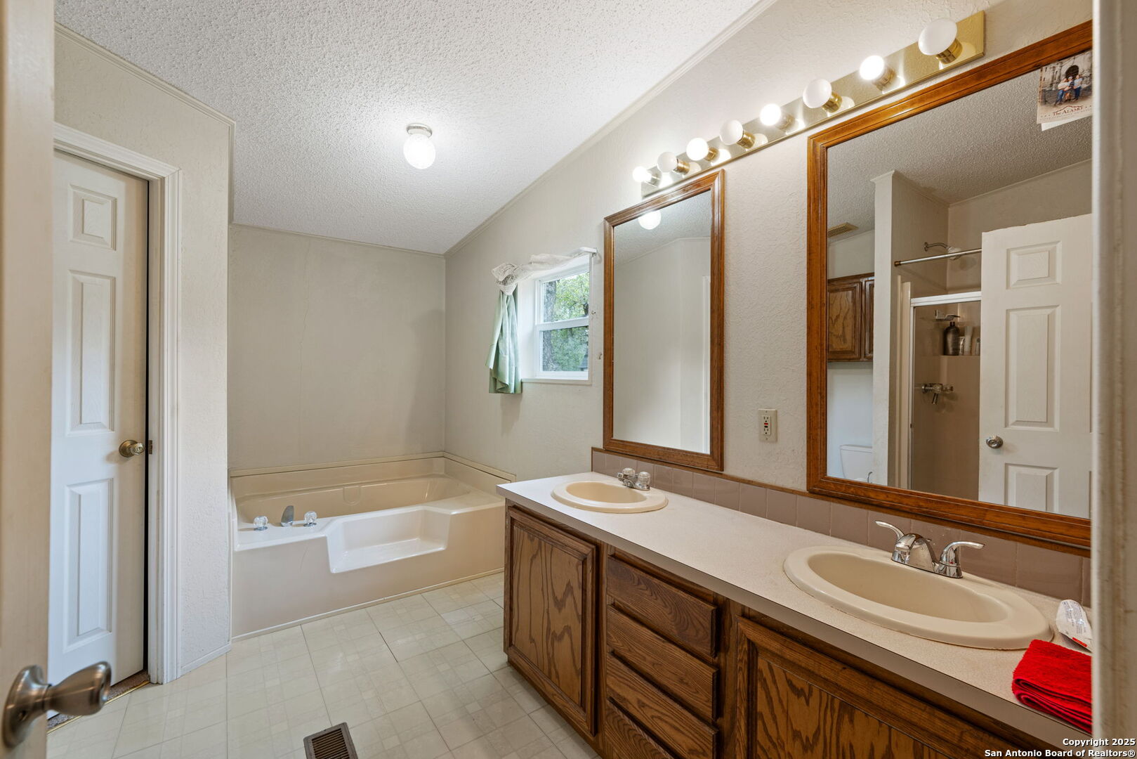 3217 Bruce Road Poteet, TX 78065 - Photo 16 of 49