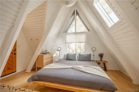 $875,000 | 399 Rainier Road, Lake Arrowhead, CA 92352