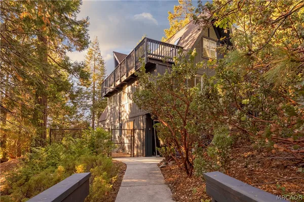 $875,000 | 399 Rainier Road, Lake Arrowhead, CA 92352