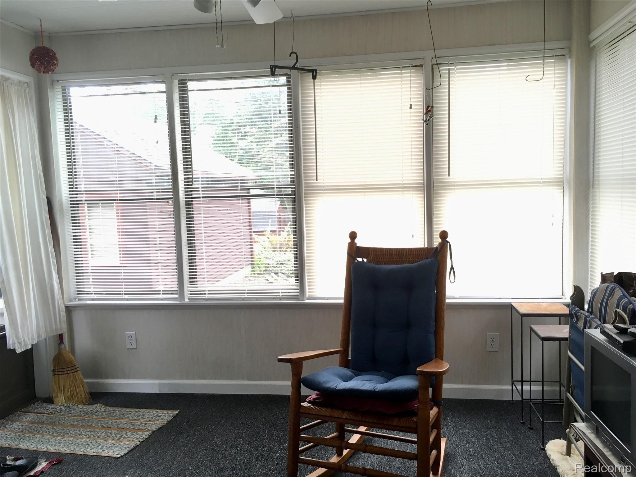 329 West Webster Road Royal Oak, MI 48073 - Photo 27 of 43 73344C33-2E4F-4CE0-BCBD-71682809FE9E.jpeg