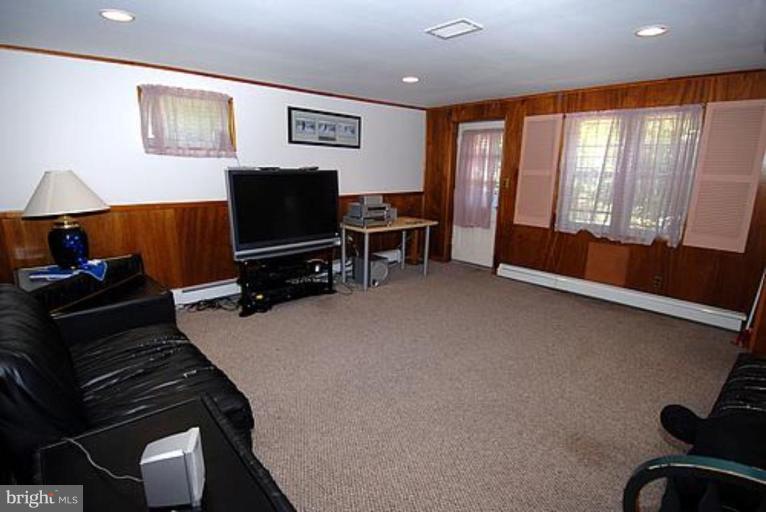 1118 Kathryn Road Silver Spring, MD 20904 - Photo 12 of 30 Family Room