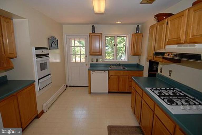 1118 Kathryn Road Silver Spring, MD 20904 - Photo 20 of 30 Kitchen #2