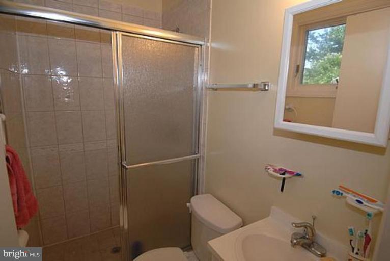 1118 Kathryn Road Silver Spring, MD 20904 - Photo 25 of 30 Master Bath