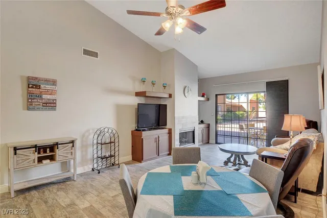 $1,895 | 2851 South Valley View Boulevard, Unit 1016, Las Vegas, NV 89102