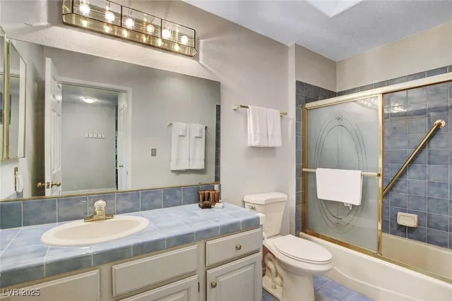 $1,895 | 2851 South Valley View Boulevard, Unit 1016, Las Vegas, NV 89102