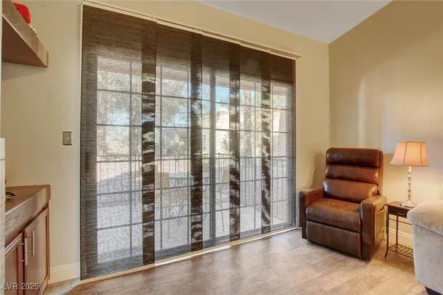 $1,895 | 2851 South Valley View Boulevard, Unit 1016, Las Vegas, NV 89102