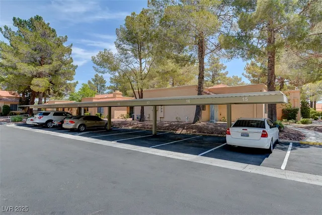 $1,895 | 2851 South Valley View Boulevard, Unit 1016, Las Vegas, NV 89102