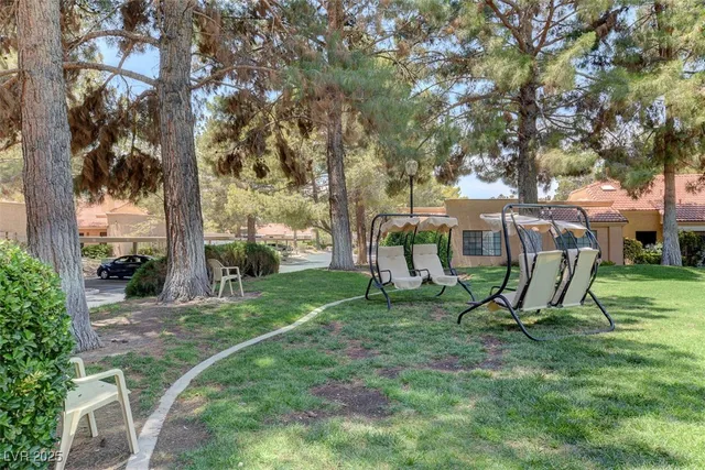 $1,895 | 2851 South Valley View Boulevard, Unit 1016, Las Vegas, NV 89102