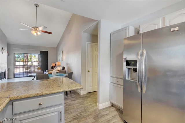 $1,895 | 2851 South Valley View Boulevard, Unit 1016, Las Vegas, NV 89102