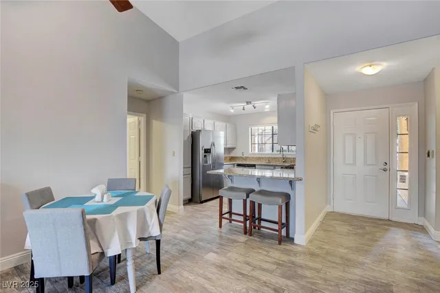 $1,895 | 2851 South Valley View Boulevard, Unit 1016, Las Vegas, NV 89102