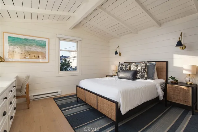 $3,695,000 | 104 Onyx Avenue, Newport Beach, CA 92662