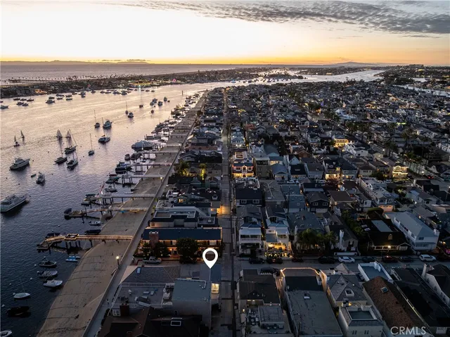 $3,695,000 | 104 Onyx Avenue, Newport Beach, CA 92662