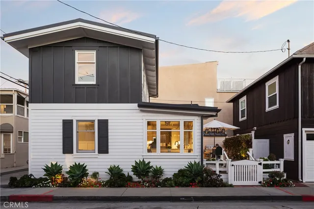 $3,695,000 | 104 Onyx Avenue, Newport Beach, CA 92662