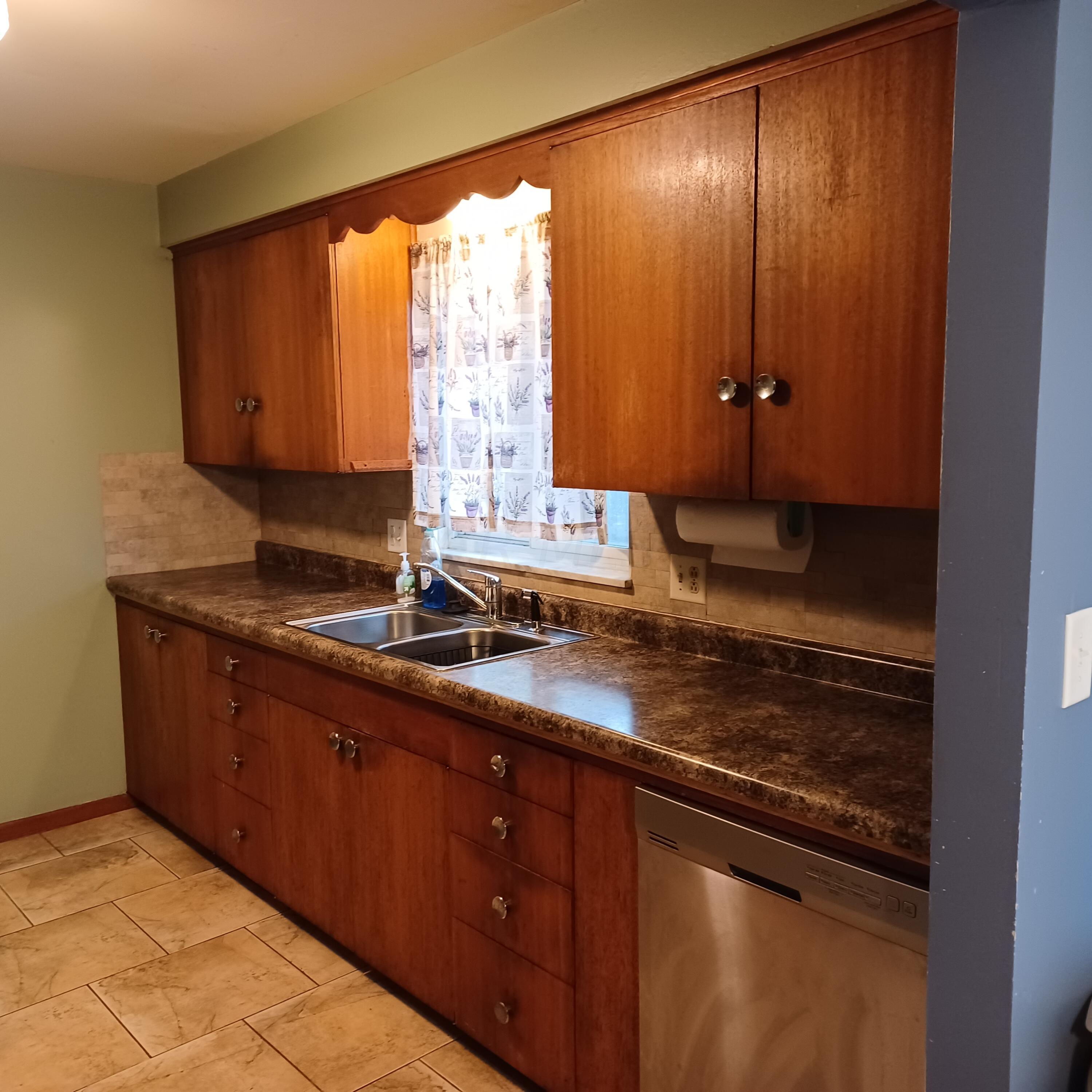4464 Danforth Road Columbus, OH 43224 - Photo 6 of 8 Kitchen