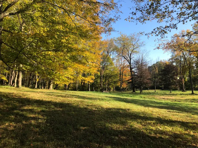 $150,000 | Ore Hill Road, Lakeville, CT 06039