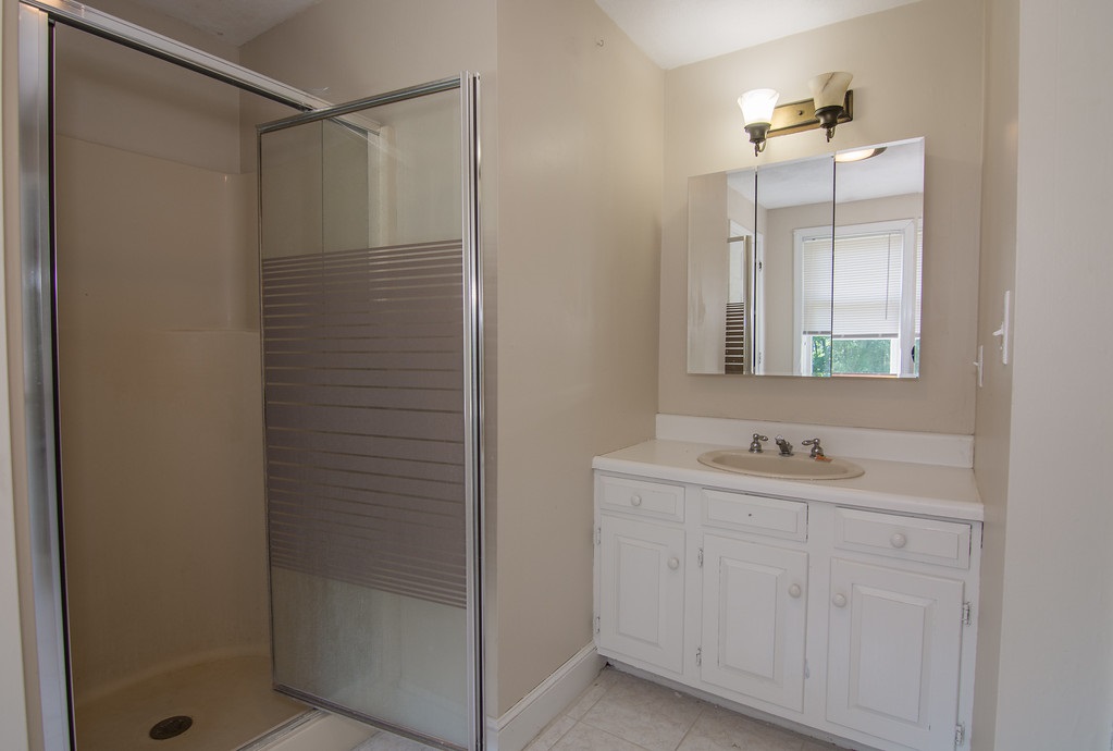 211 Oak Ridge Road Plaistow, NH 03865 - Photo 14 of 37 Gallery Image 14