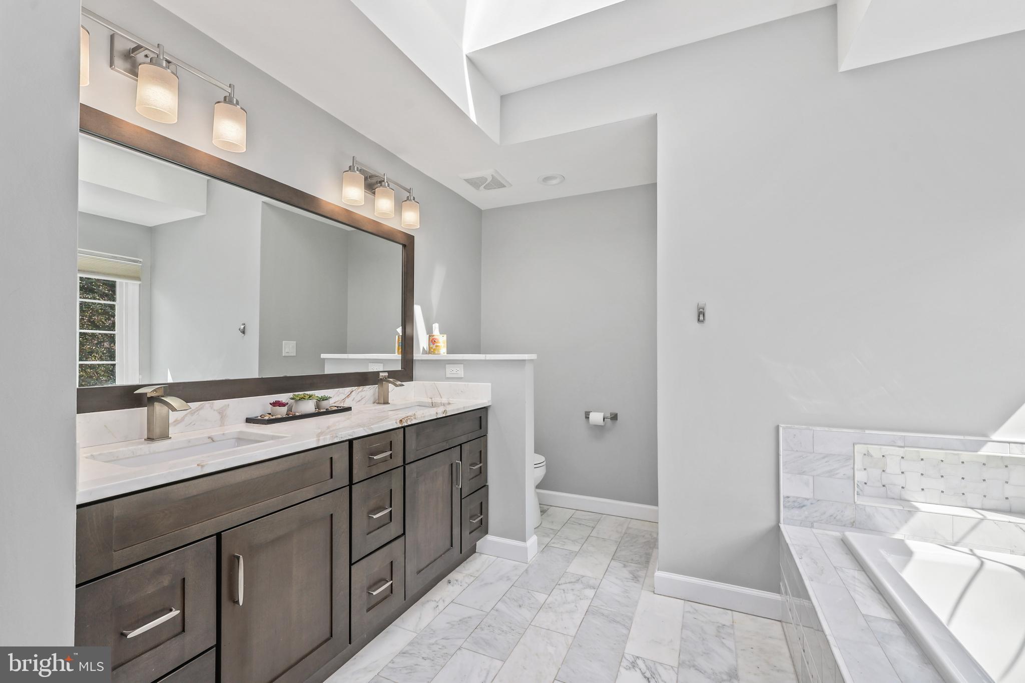 11405 Northwind Court Reston, VA 20194 - Photo 39 of 60 Primary bathroom
