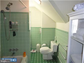 7349 Ryers Avenue Philadelphia, PA 19111 - Photo 9 of 10 Bathroom
