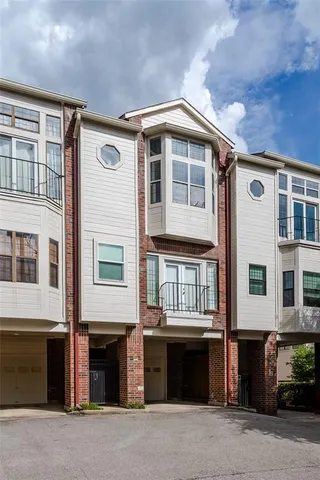 $3,500 | 3235 Cole Avenue, Unit 105, Dallas, TX 75204