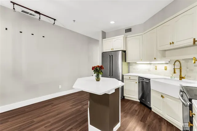 $3,500 | 3235 Cole Avenue, Unit 105, Dallas, TX 75204