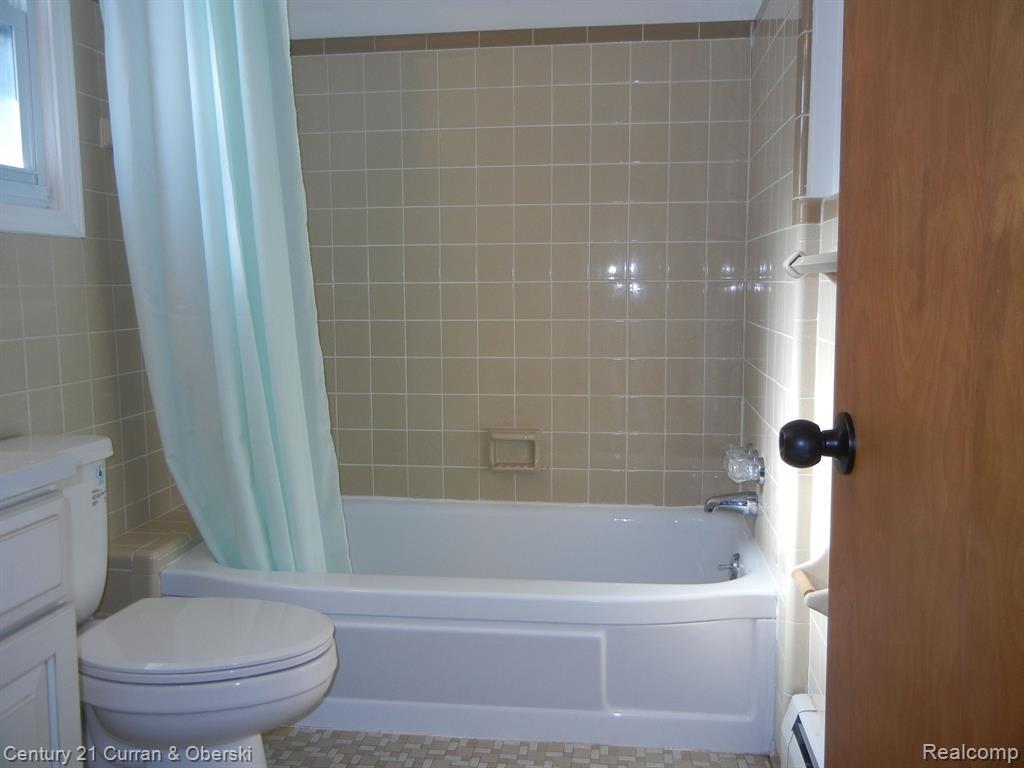 15978 Merriman Road Livonia, MI 48154 - Photo 17 of 34 Gallery Image 17