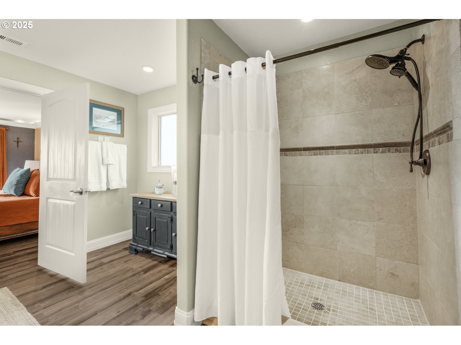 3561 Z Street Washougal, WA 98671 - Photo 29 of 41 a bathroom with a shower and a bath tub